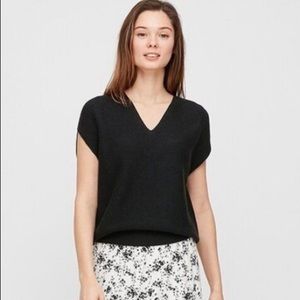 UNIQLO 3D Knit Cocoon Vest